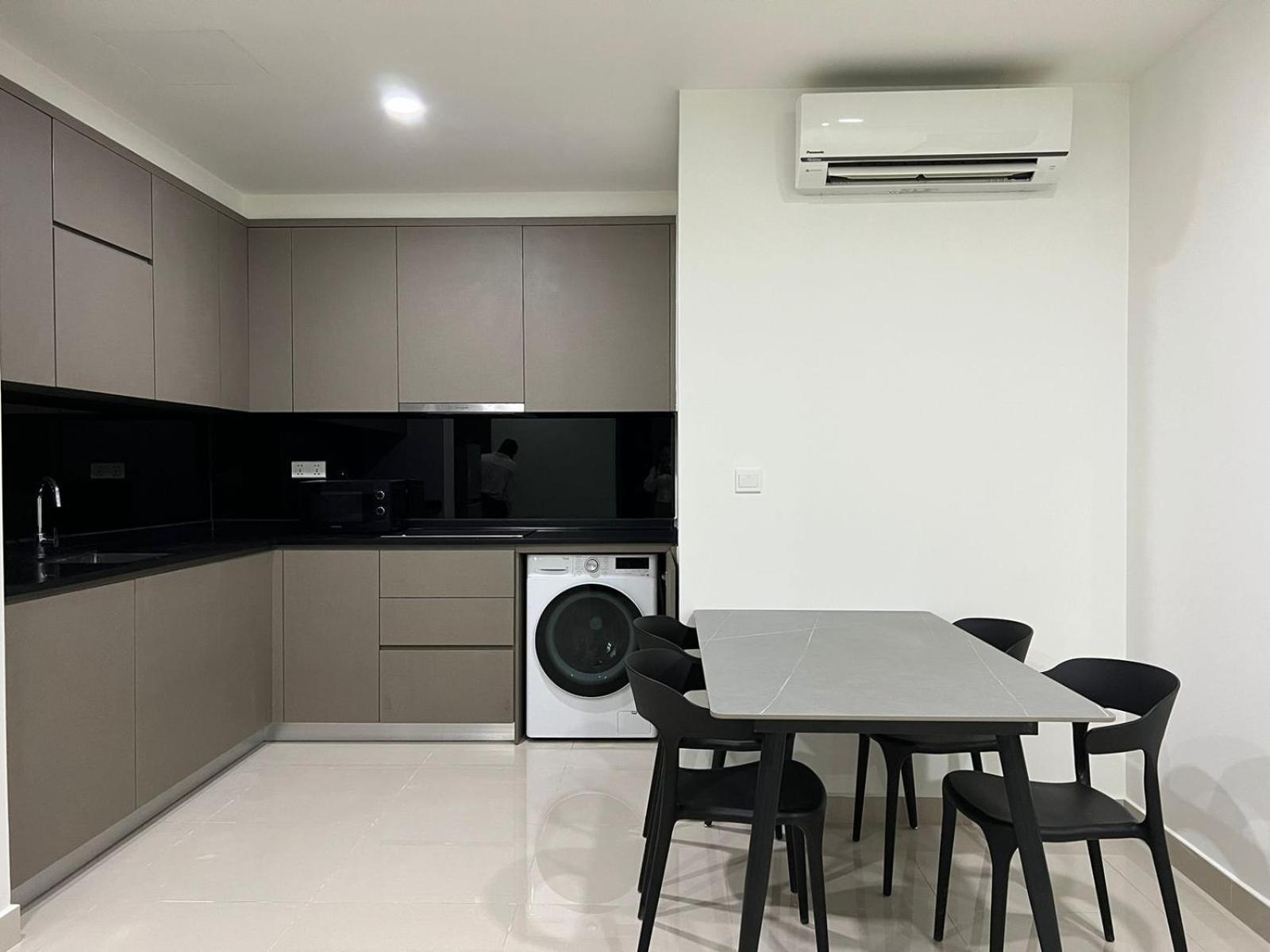 Impian II - The Peak Residence Phnom Penh Exterior photo