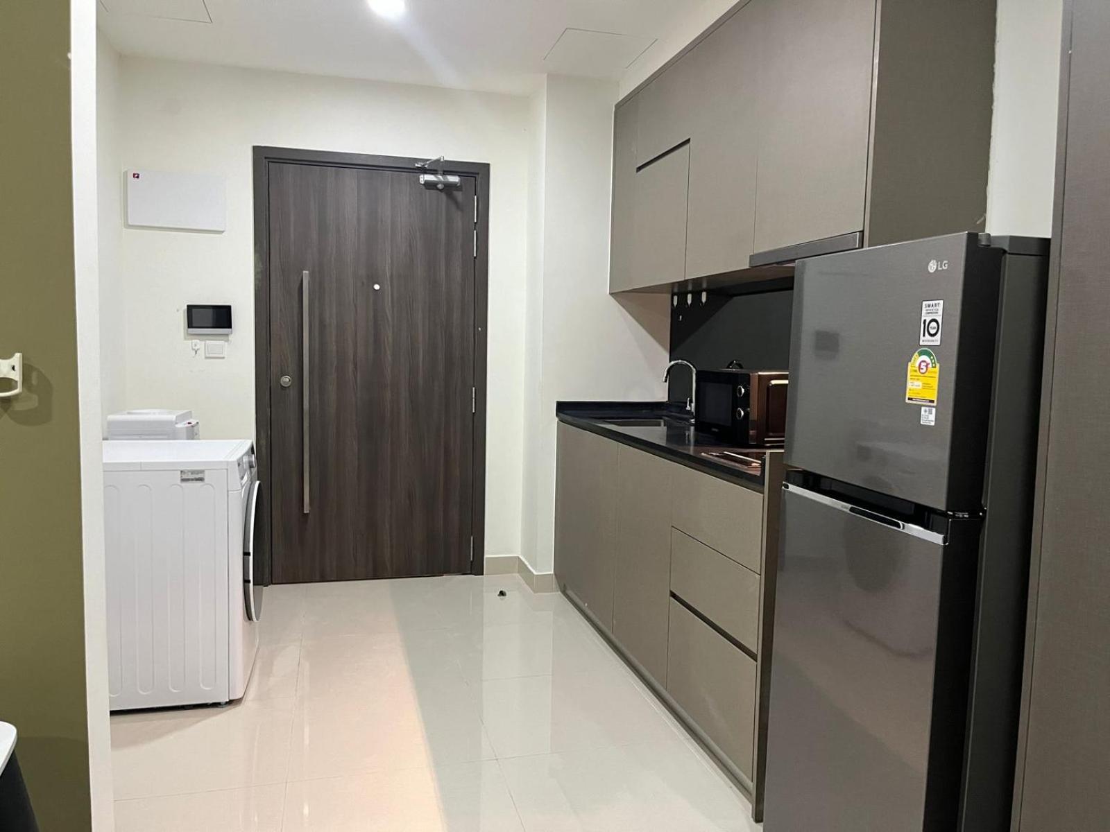 Impian II - The Peak Residence Phnom Penh Exterior photo