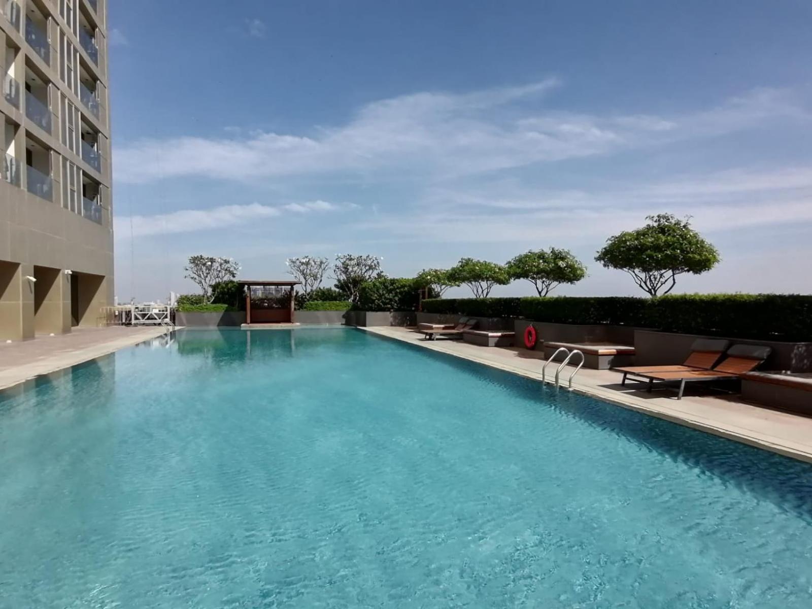 Impian II - The Peak Residence Phnom Penh Exterior photo